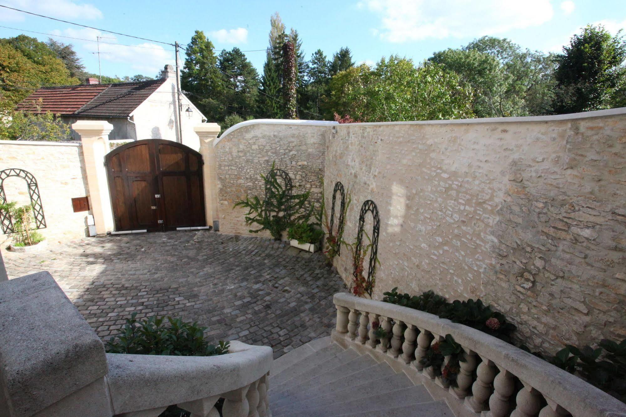 Saint Graal Chamant Exterior foto